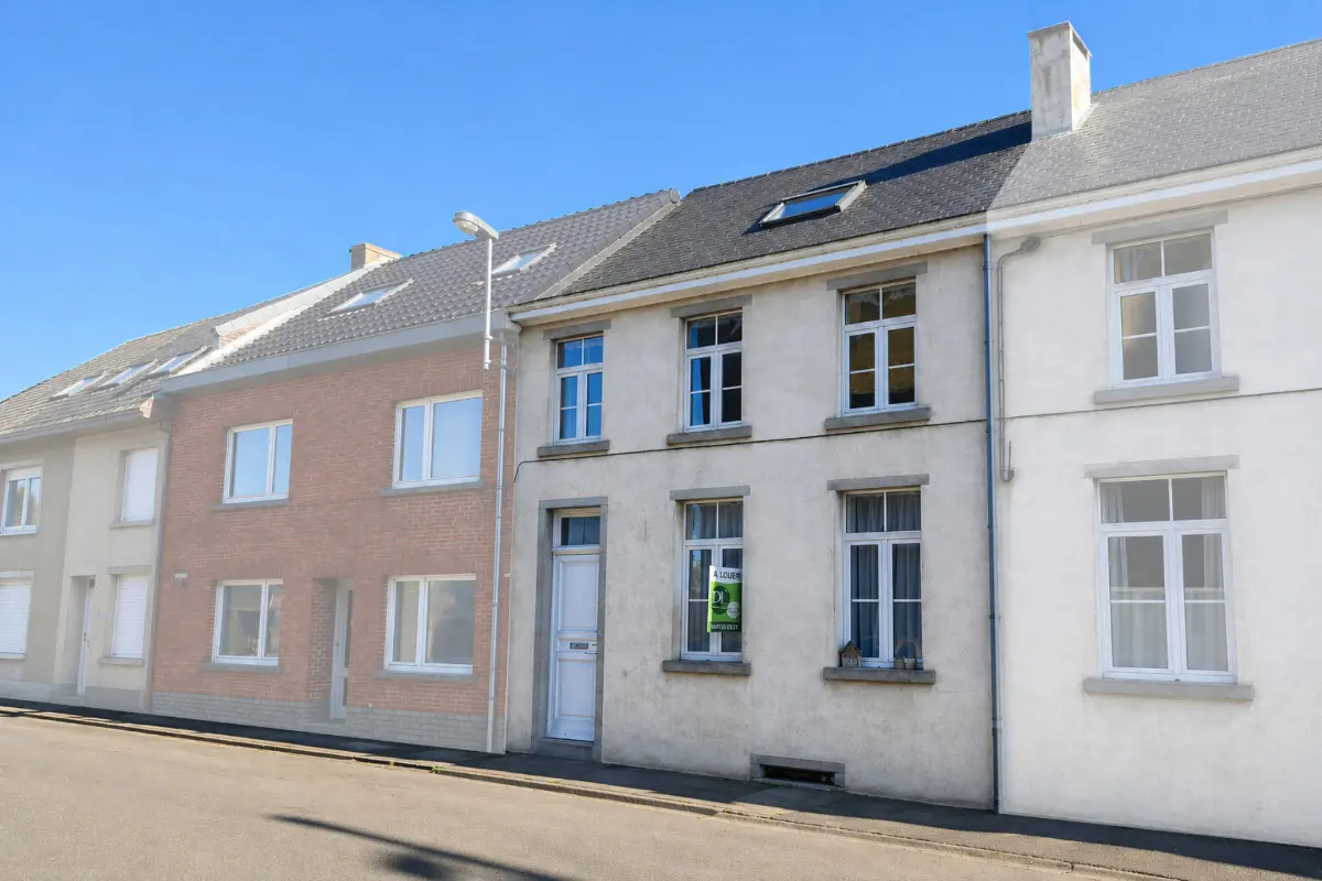 Maison à louer à Petit-Roeulx-lez-Braine 7090 975.00€ 3 chambres 145.00m² - annonce 749690