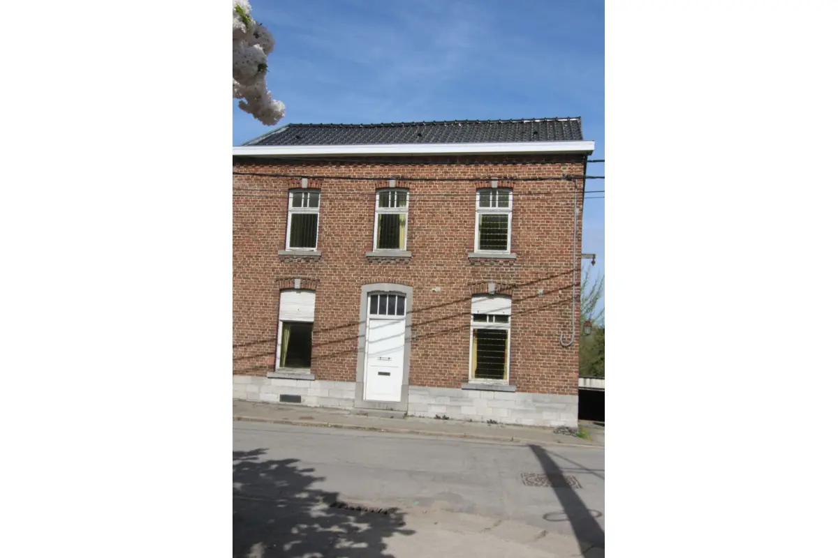 Maison à vendre à Bouffioulx 6200 60000.00€ 3 chambres 145.00m² - annonce 749613