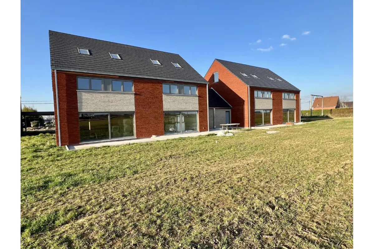 Maison à vendre à Lens 7870 203032.00€ 3 chambres 120.00m² - annonce 752052
