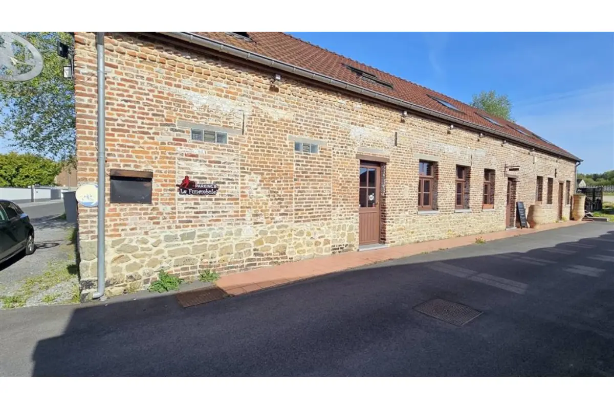Maison à vendre à Sirault 7332 325000.00€ 1 chambres 198.00m² - annonce 751822