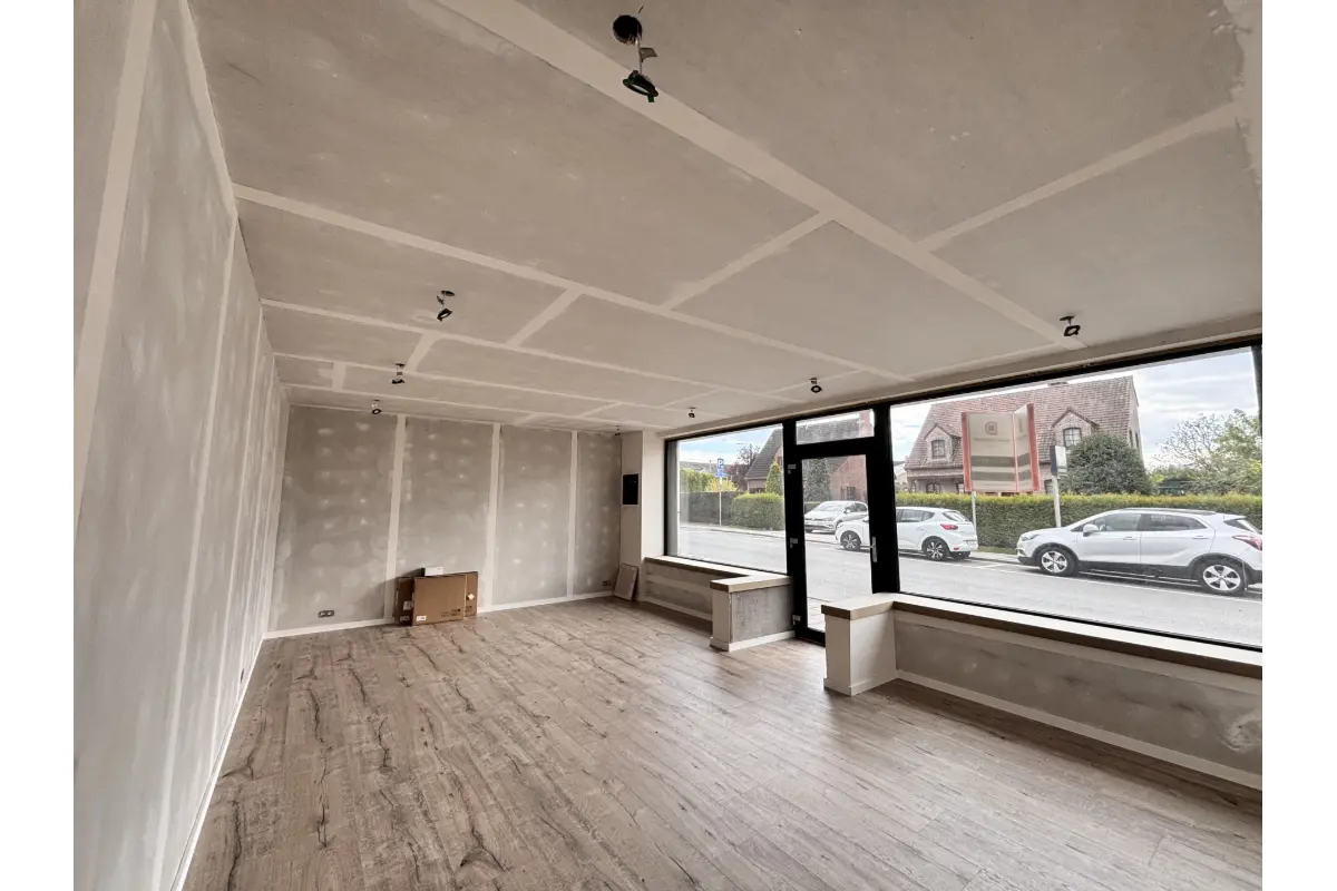 Commerce à louer à Manage 7170 600.00€  chambres 45.00m² - annonce 751693