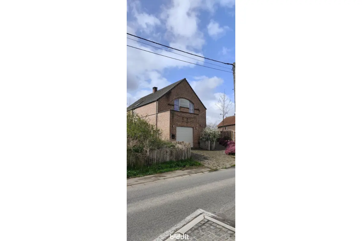 Maison à vendre à Sars-la-Bruyère 7080 200000.00€ 4 chambres m² - annonce 751941