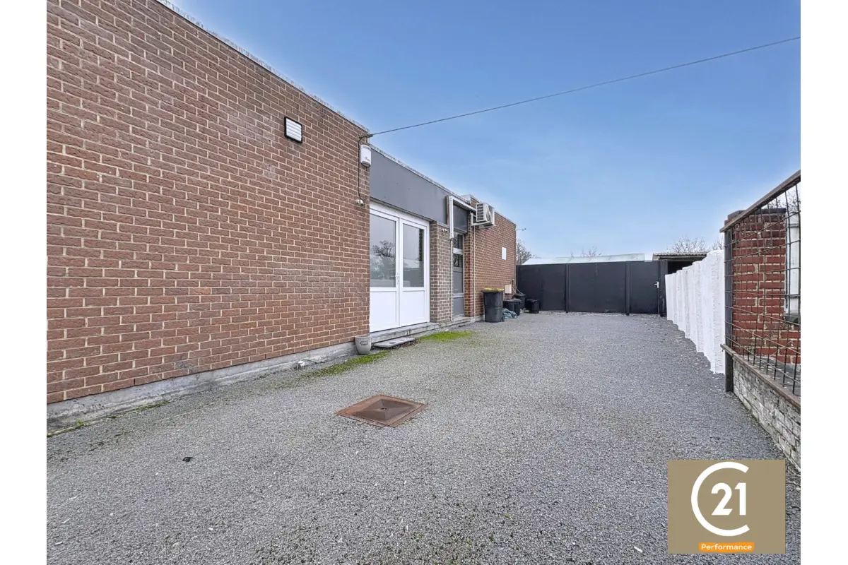 Commerce à vendre à Naast 7062 134000.00€  chambres 117.00m² - annonce 752982
