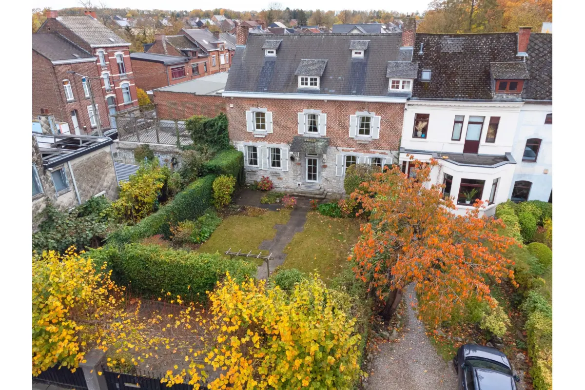 Maison à  à Mont-sur-Marchienne 6032 390000.00€ 5 chambres 279.00m² - annonce 753713