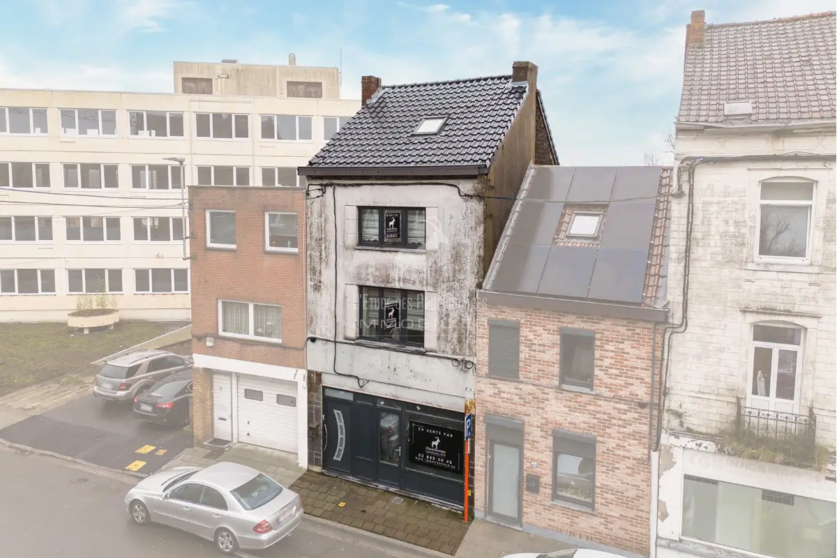 Immeuble de rapport - Immeuble à appartement à vendre à La Louvière 7100 239000.00€ 3 chambres 114.00m² - annonce 752964