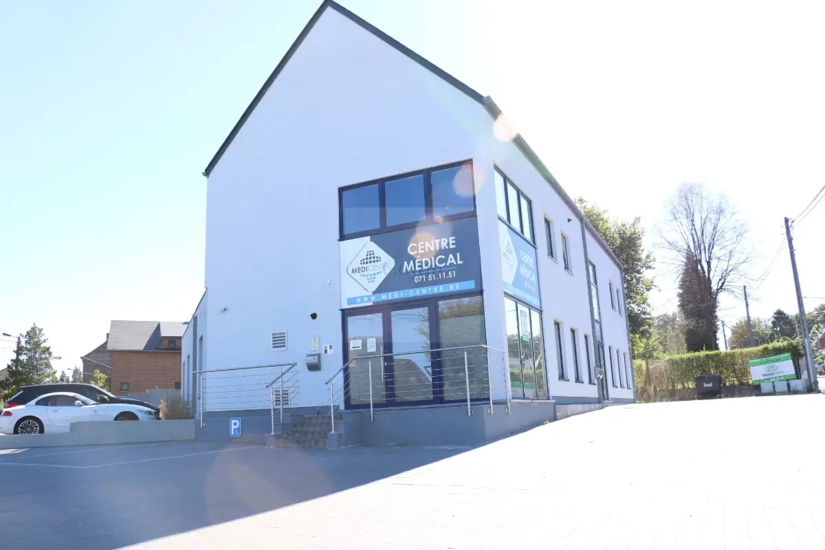 Commerce à vendre à Montigny-le-Tilleul 6110 100000.00€  chambres 250.00m² - annonce 752962