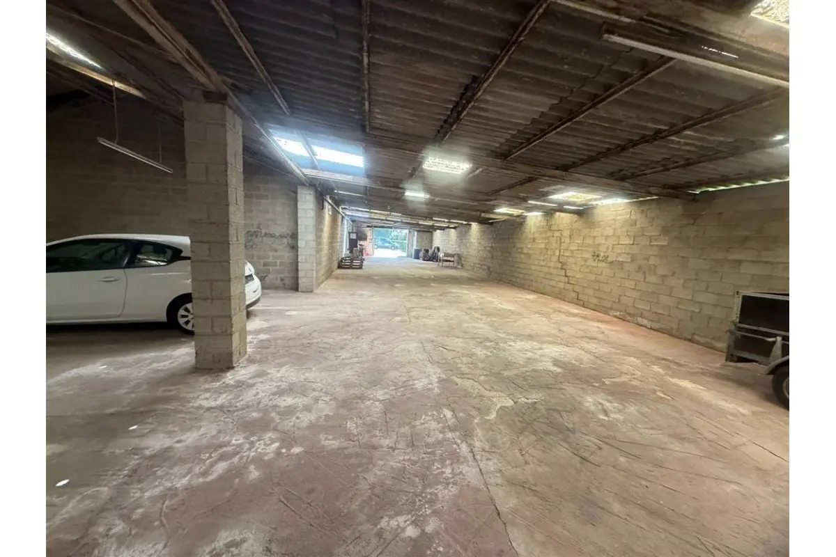 Commerce à louer à Gilly 6060 1500.00€  chambres 280.00m² - annonce 755087