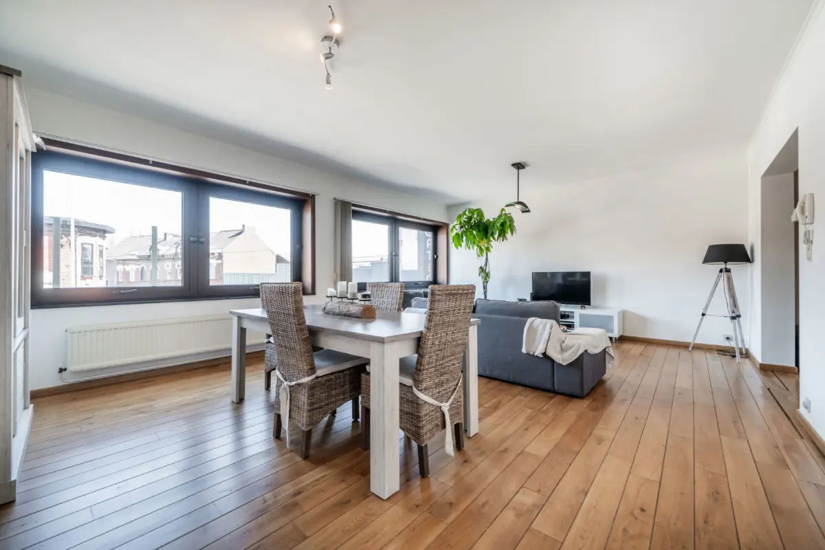 Appartement à vendre à La Louvière 7100 210000.00€ 3 chambres 141.00m² - annonce 755444