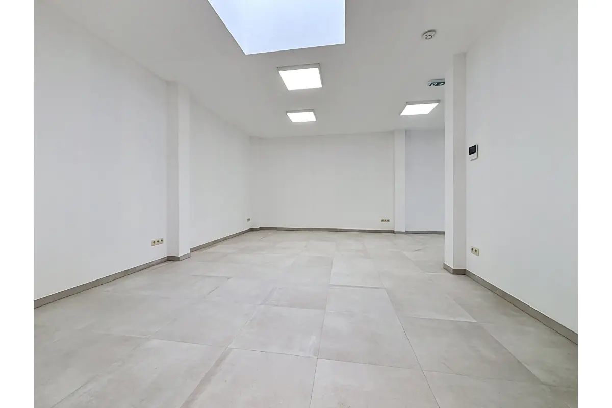 Commerce à louer à Tournai 7500 700.00€  chambres 100.00m² - annonce 755838