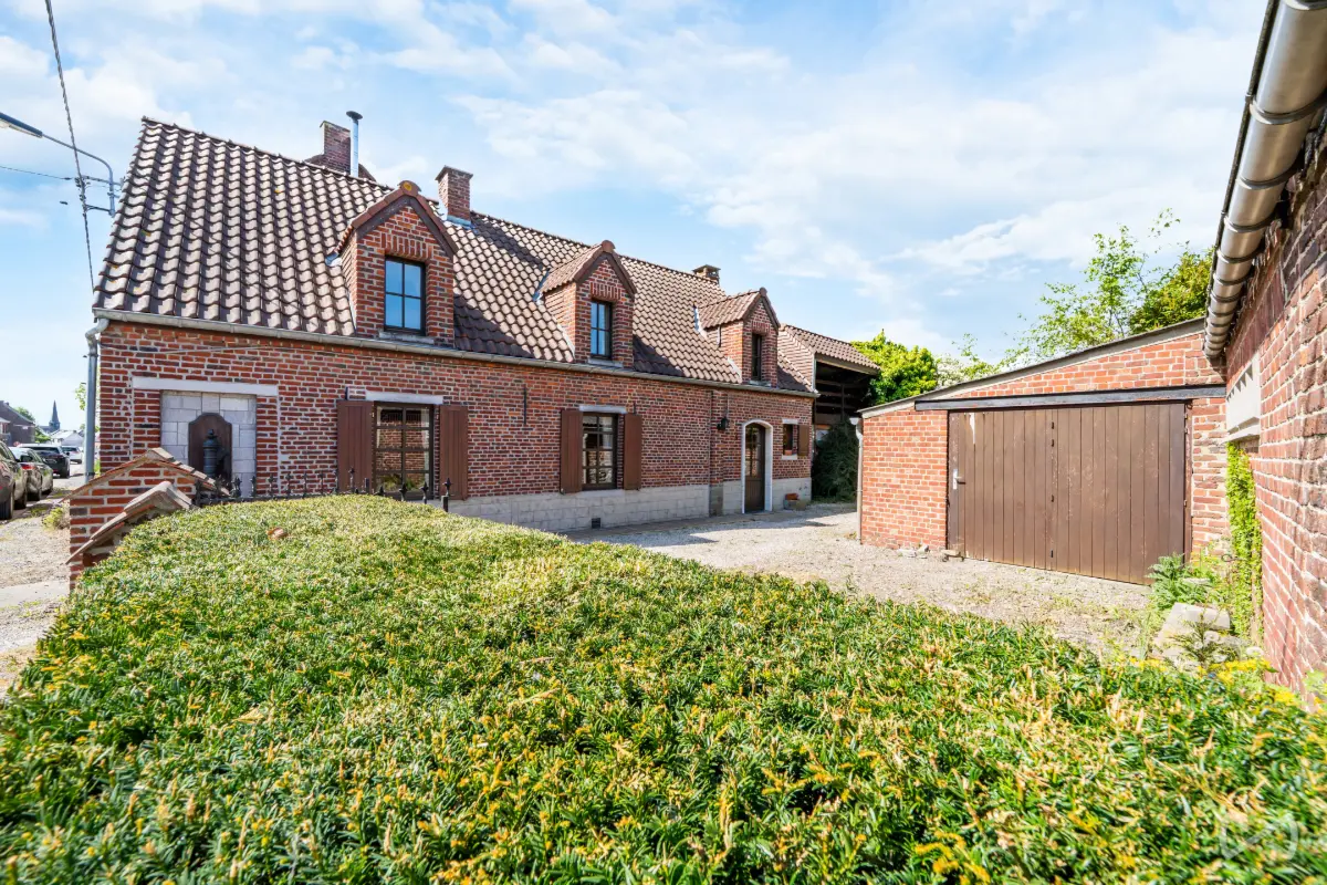 Maison à vendre à Vezon 7538 245000.00€ 3 chambres 179.00m² - annonce 755385