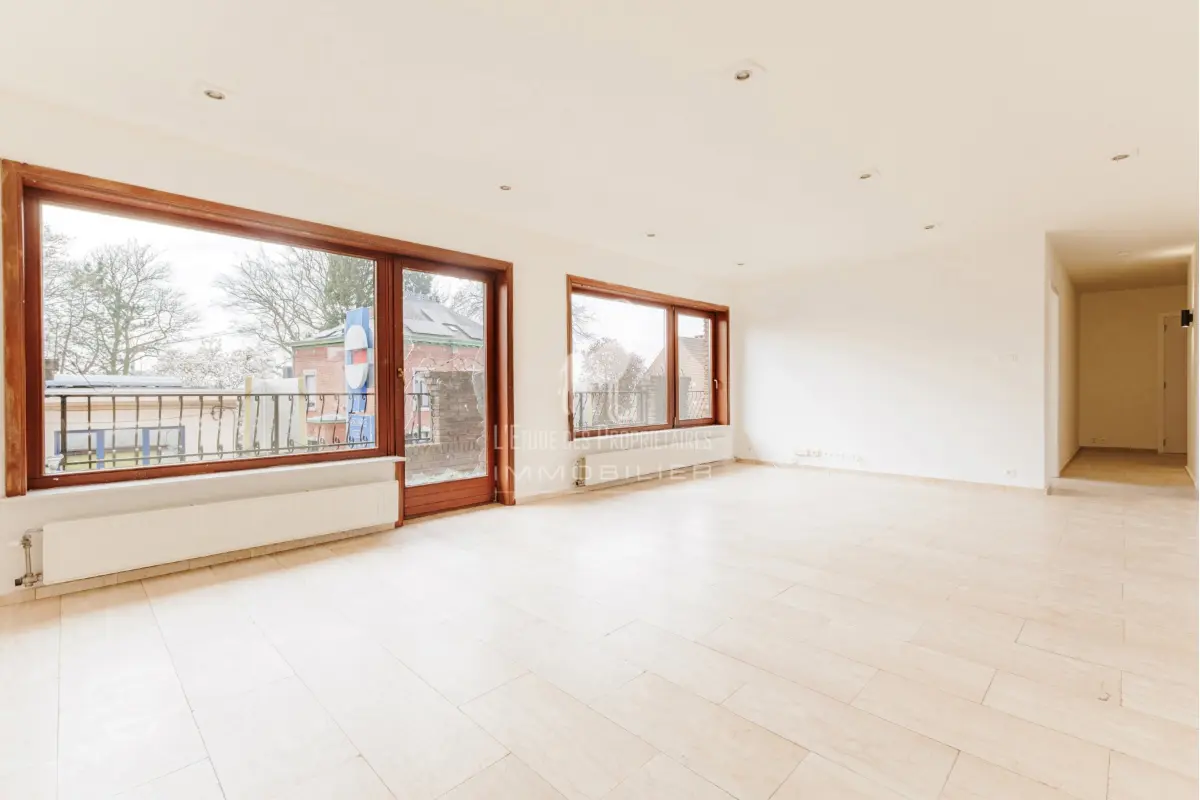 Appartement à louer à La Hestre 7170 950.00€ 3 chambres 135.00m² - annonce 755450