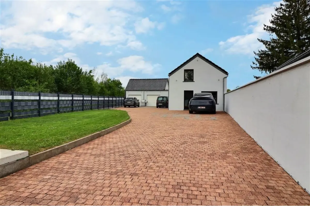 Villa à vendre à Macquenoise 6593 280000.00€ 3 chambres m² - annonce 757025