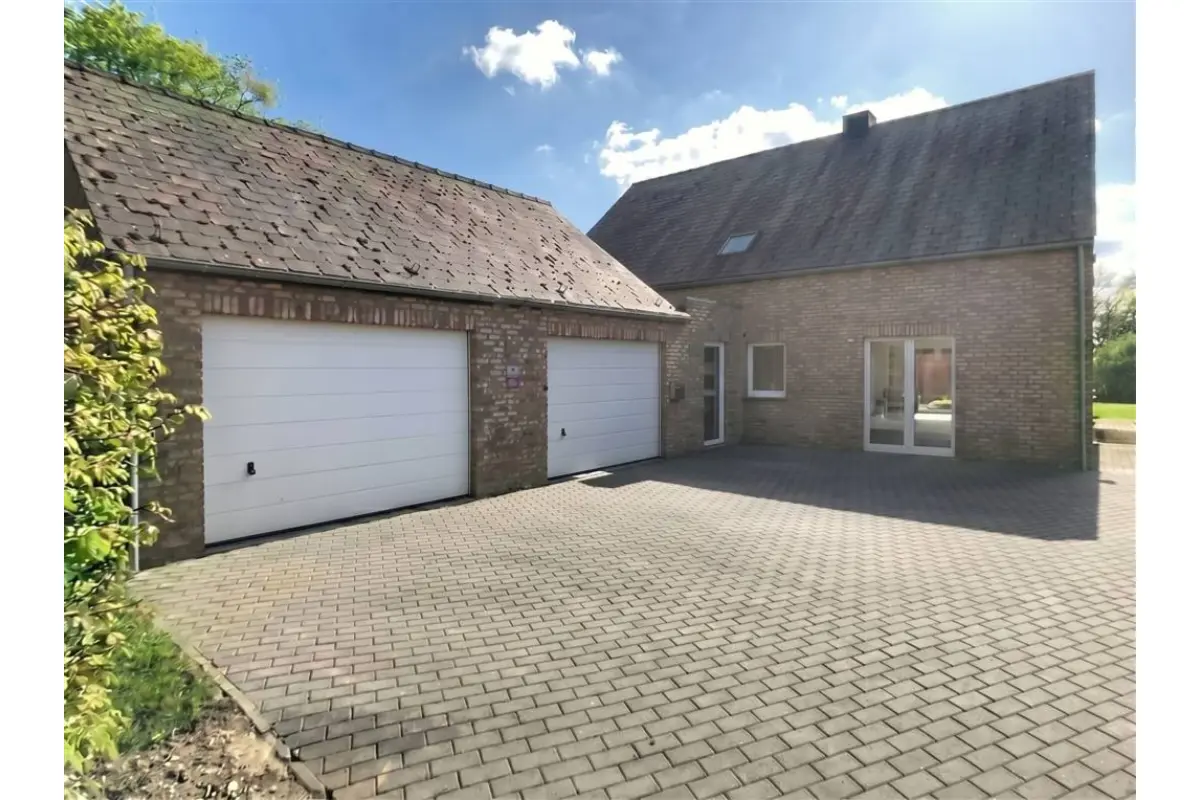 Maison à vendre à Beauwelz 6594 350000.00€ 5 chambres 169.00m² - annonce 757707