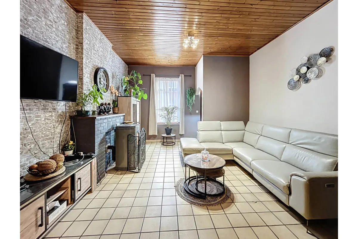 Maison à vendre à Gilly 6060 149000.00€ 4 chambres 154.00m² - annonce 758809
