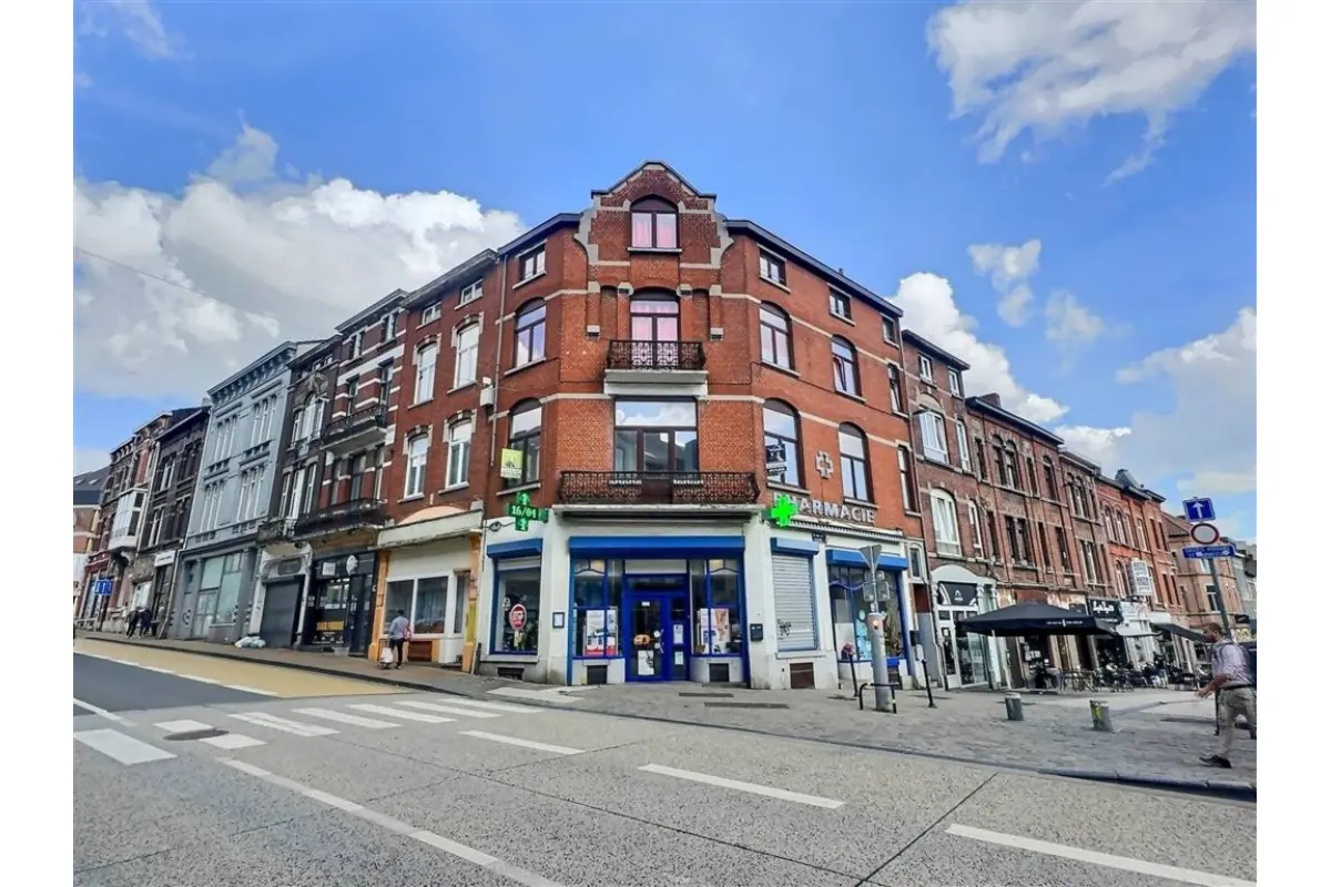 Immeuble de rapport - Immeuble à appartement à vendre à Charleroi 6000 429000.00€ 4 chambres 324.00m² - annonce 758797