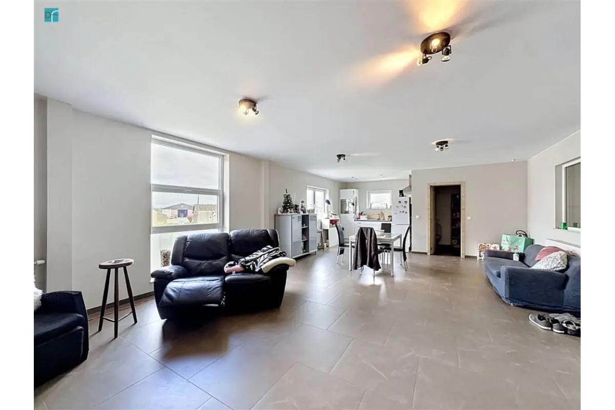 Commerce à louer à Wagnelée 6223 2750.00€ 2 chambres m² - annonce 759121