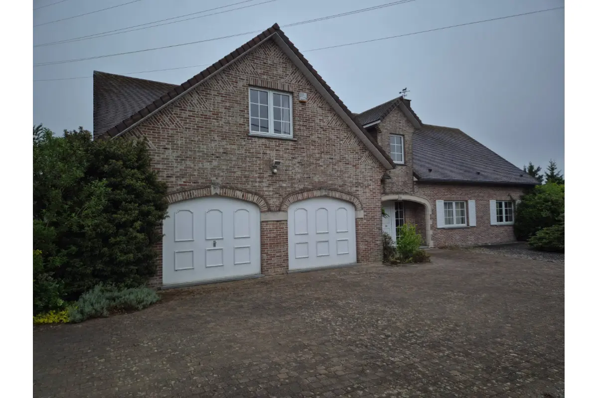 Villa à vendre à Mont-sur-Marchienne 6032 510000.00€ 4 chambres 337.00m² - annonce 760239