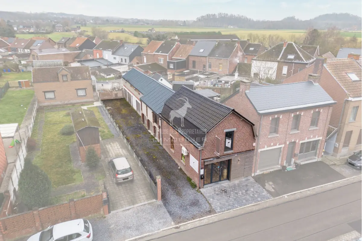 Immeuble mixte à vendre à Leval-Trahegnies 7134 219999.00€ 0 chambres 233.00m² - annonce 762917