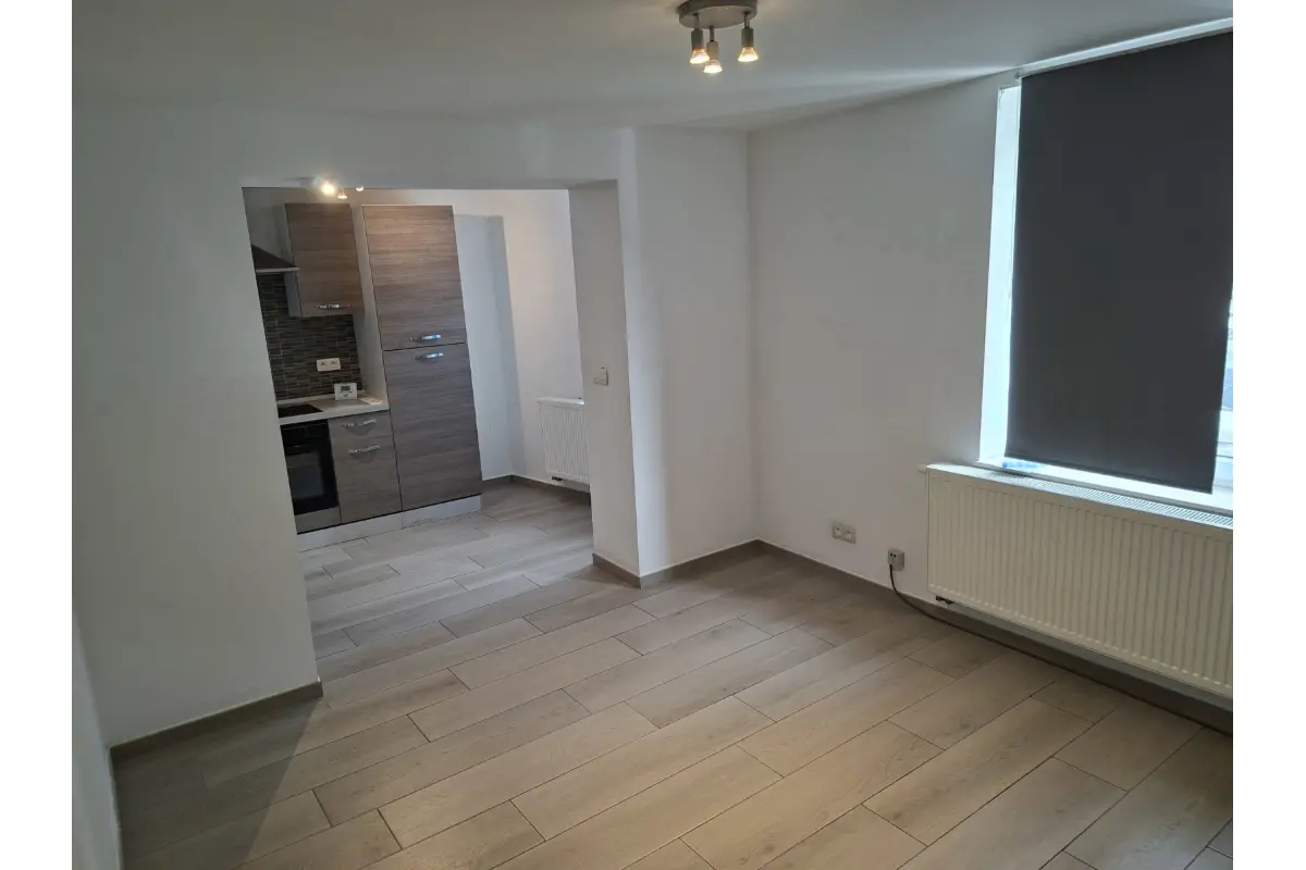 Rez-de-chaussée à louer à Dampremy 6020 750.00€ 1 chambres 50.00m² - annonce 764227