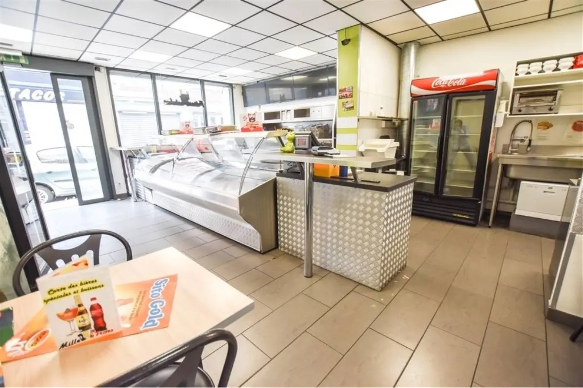 Commerce à vendre à Mouscron 7700 440000.00€ 4 chambres m² - annonce 764426
