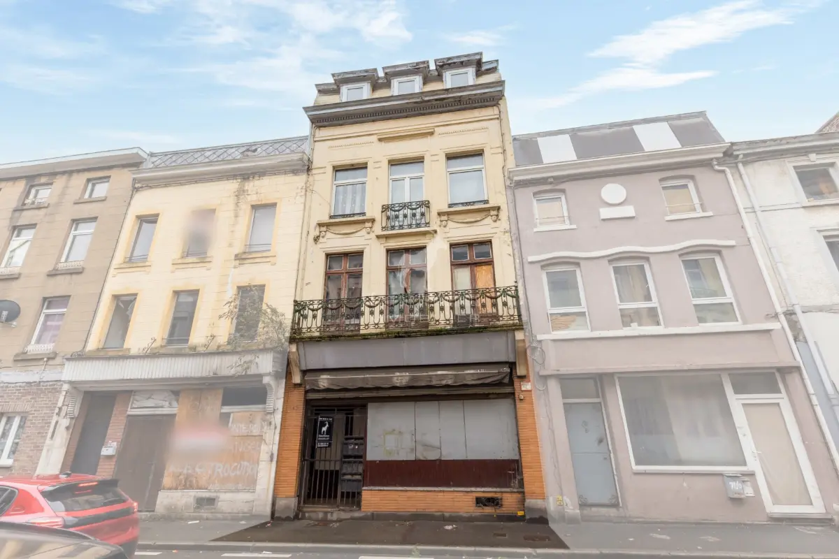 Immeuble de rapport - Immeuble à appartement à  à Marchienne-au-Pont 6030 109000.00€ 5 chambres 326.00m² - annonce 765611