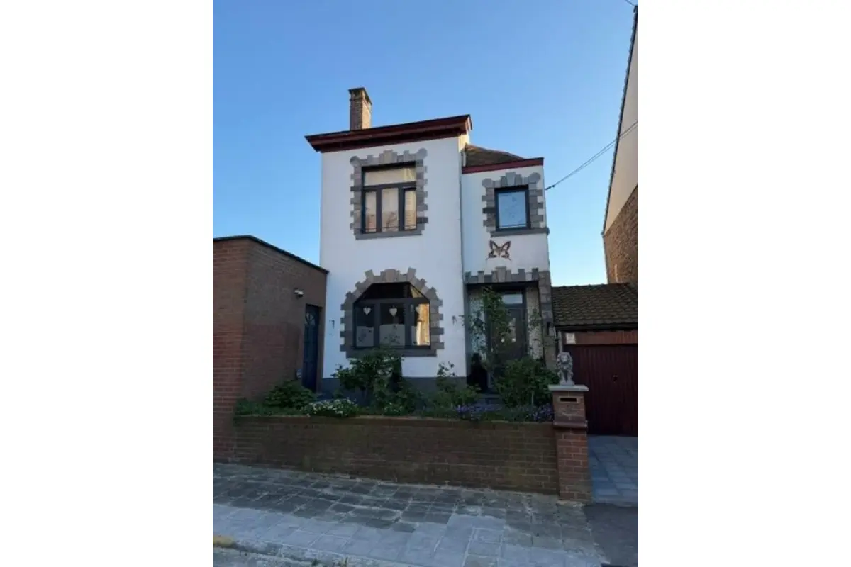 Maison à vendre à La Louvière 7100 220000.00€ 3 chambres m² - annonce 766067