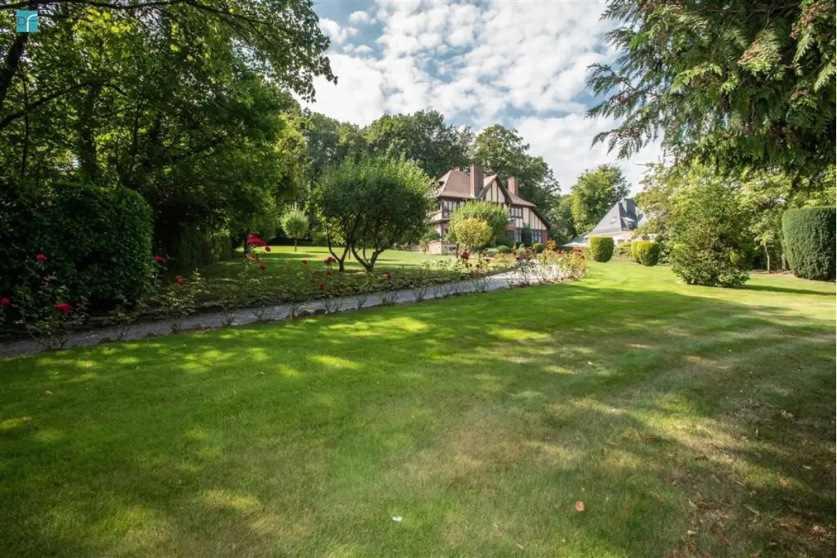 Maison à vendre à Montigny-le-Tilleul 6110 825000.00€ 4 chambres 312.00m² - annonce 765965