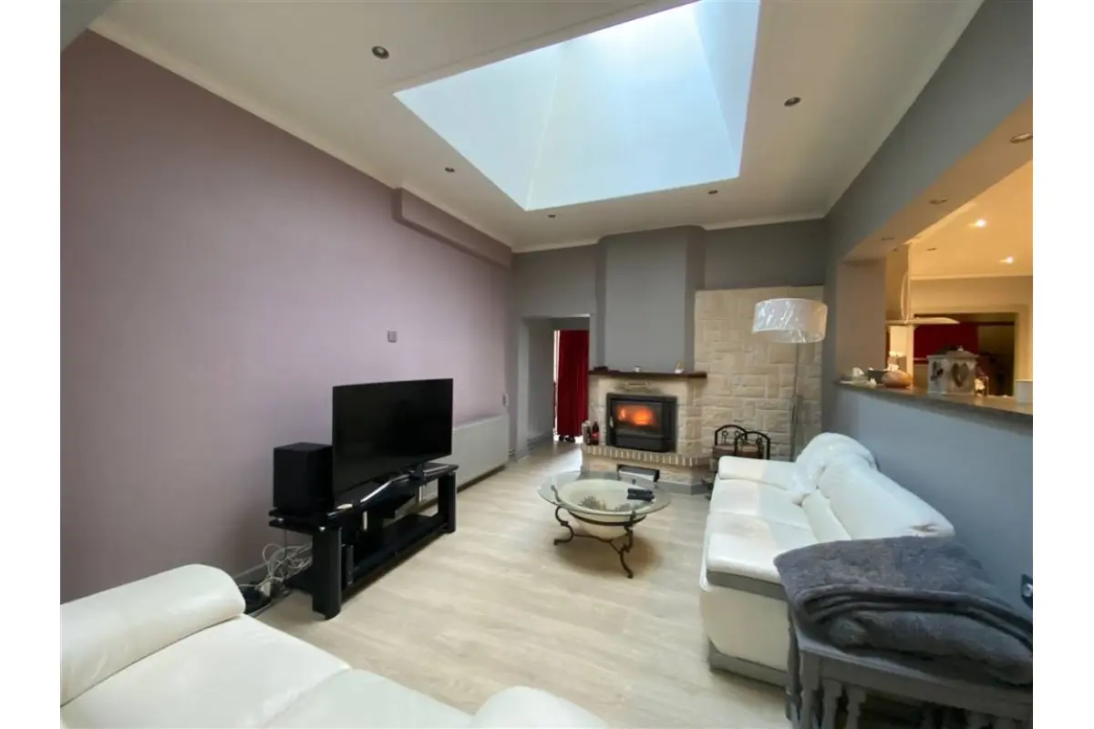 Immeuble de rapport - Immeuble à appartement à  à Péruwelz 7600 260000.00€ 6 chambres 300.00m² - annonce 766824