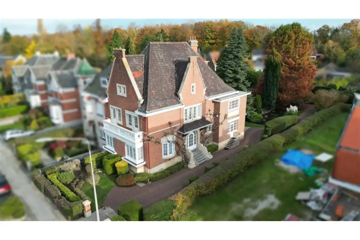 Maison à  à Péruwelz 7600 385000.00€ 4 chambres 330.00m² - annonce 768427