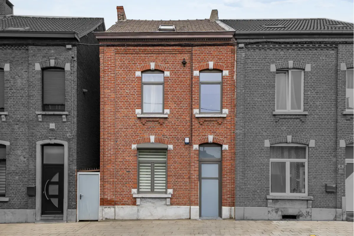 Maison à vendre à Dampremy 6020 249000.00€ 4 chambres 210.00m² - annonce 767985