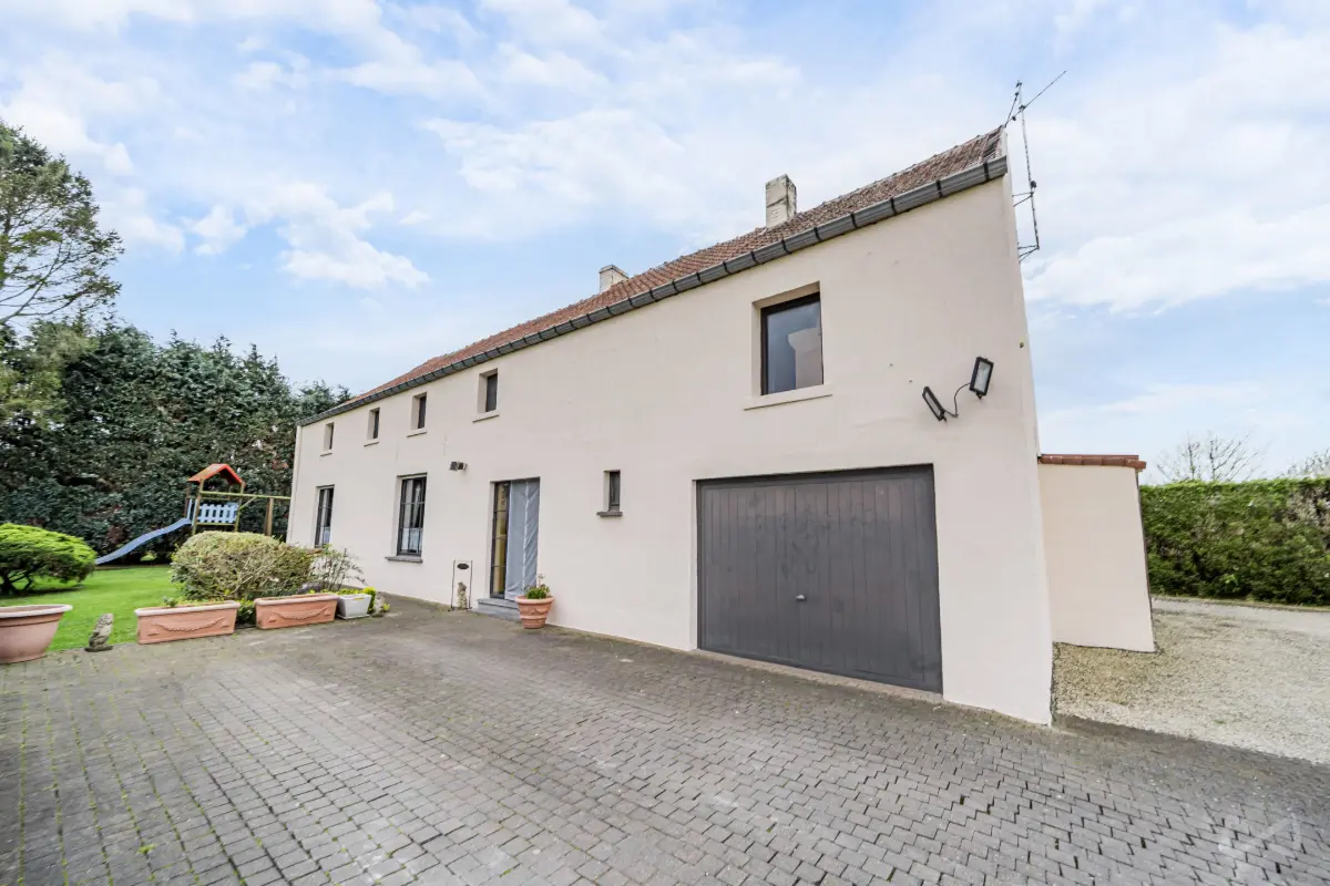 Villa à vendre à Houdeng-Goegnies 7110 399000.00€ 5 chambres 240.00m² - annonce 768554