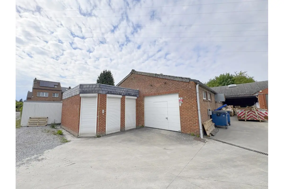 Commerce à vendre à Couillet 6010 210000.00€  chambres 235.00m² - annonce 769478