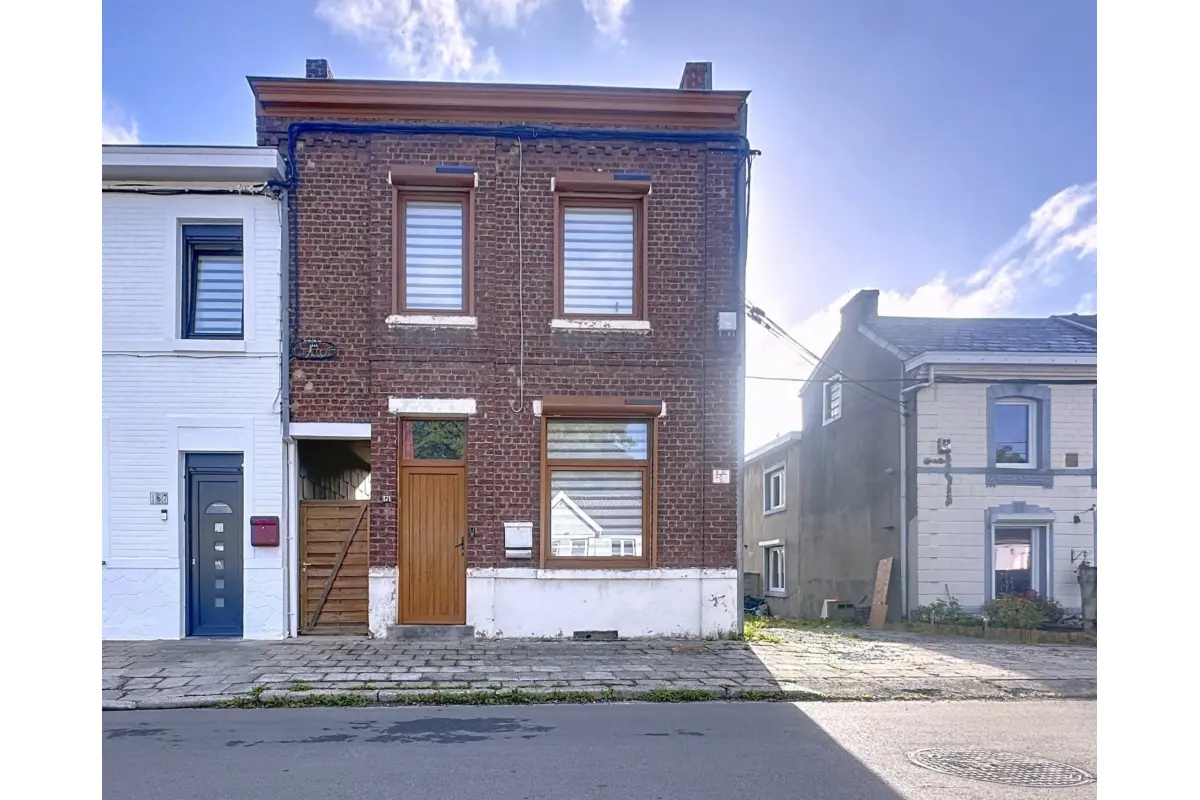 Maison à  à Couillet 6010 155000.00€ 3 chambres 121.00m² - annonce 771010
