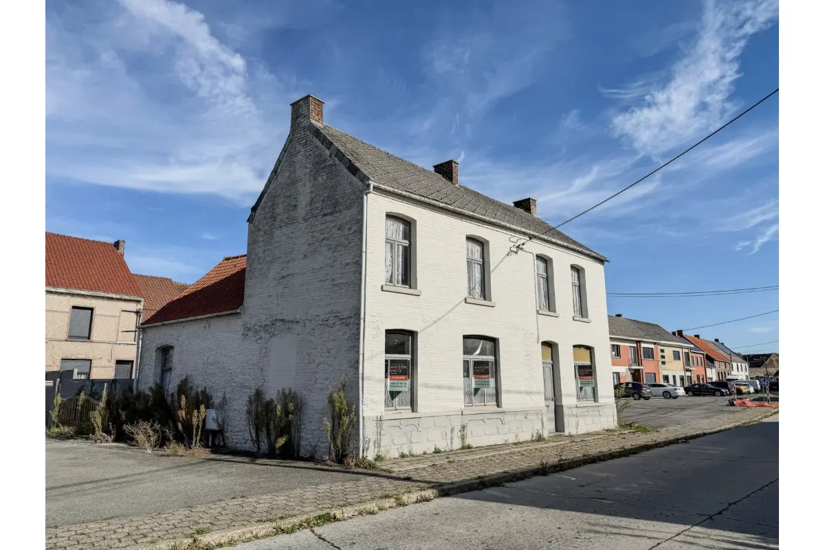 Immeuble de rapport - Immeuble à appartement à vendre à Aubechies 7972 89000.00€ 4 chambres 158.00m² - annonce 772129