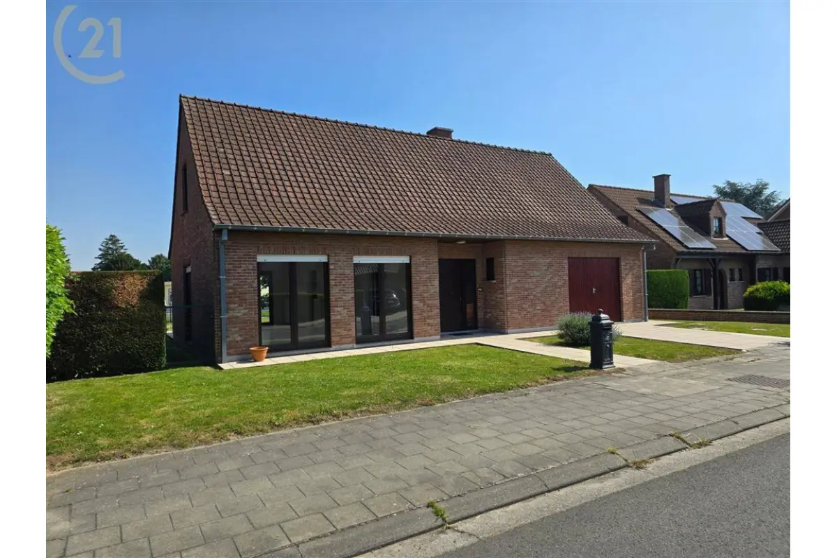 Villa à vendre à Leuze-en-Hainaut 7900 360000.00€ 2 chambres 237.00m² - annonce 773315
