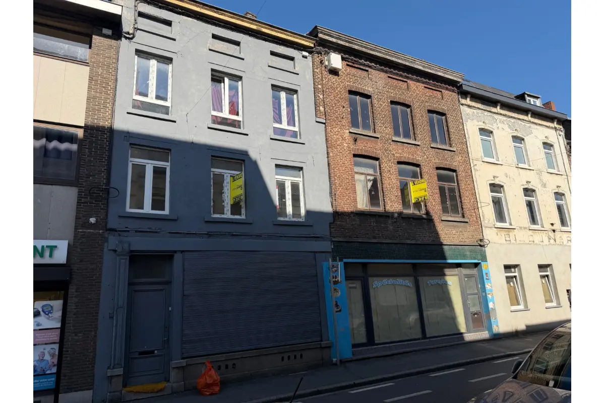 Maison à vendre à Marchienne-au-Pont 6030 199500.00€ 8 chambres m² - annonce 773333