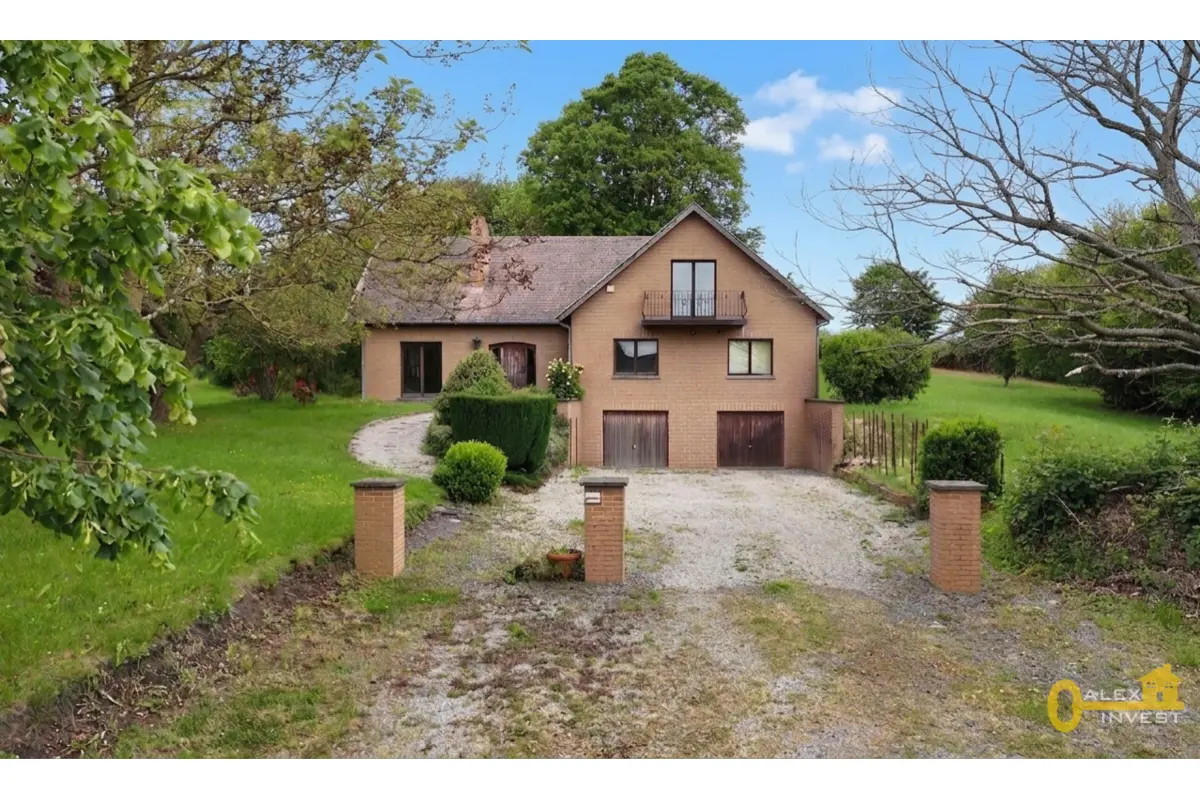 Villa à vendre à Strépy-Bracquegnies 7110 295000.00€ 4 chambres 274.00m² - annonce 772874