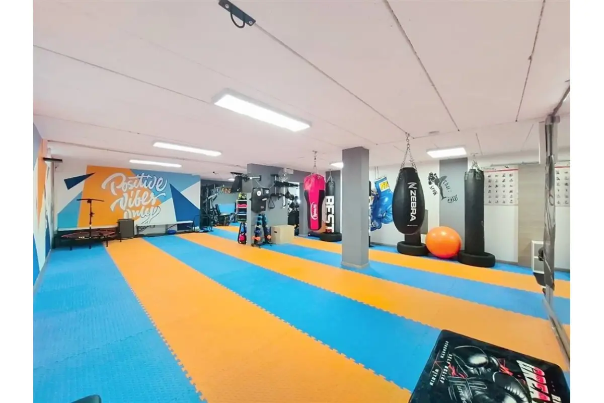 Commerce à louer à Lobbes 6540 600.00€  chambres m² - annonce 772733