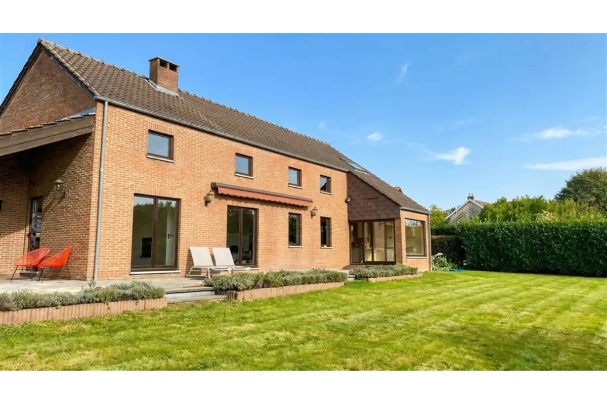 Maison à louer à Nalinnes 6120 1650.00€ 3 chambres 280.00m² - annonce 775309