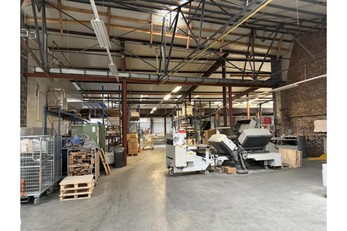 Commerce à louer à Couillet 6010 14500.00€  chambres 4200.00m² - annonce 775286