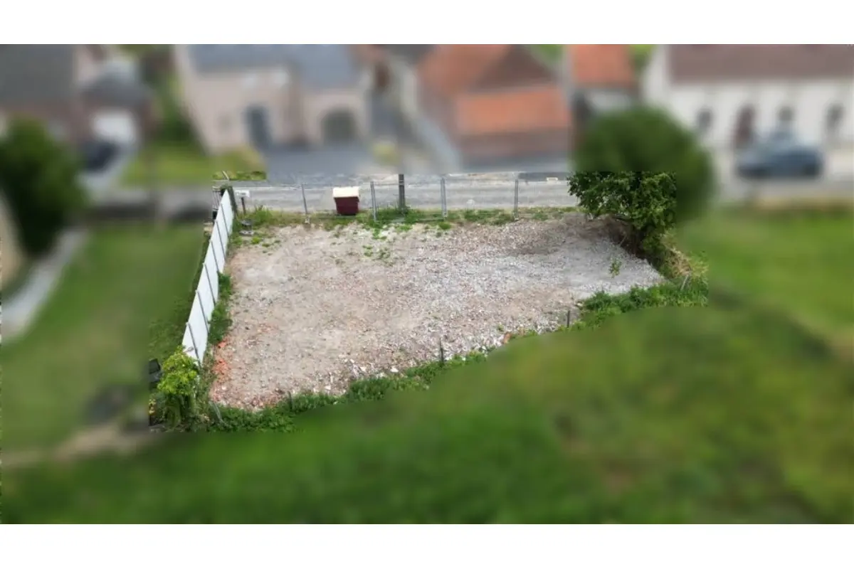 Terrain à vendre à Bury 7602 45000.00€  chambres m² - annonce 776434