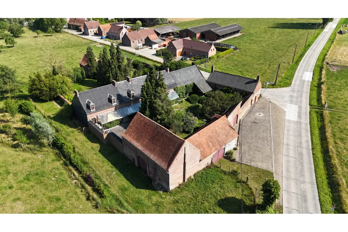 Maison à vendre à Aubechies 7972 685000.00€ 5 chambres 360.00m² - annonce 775559