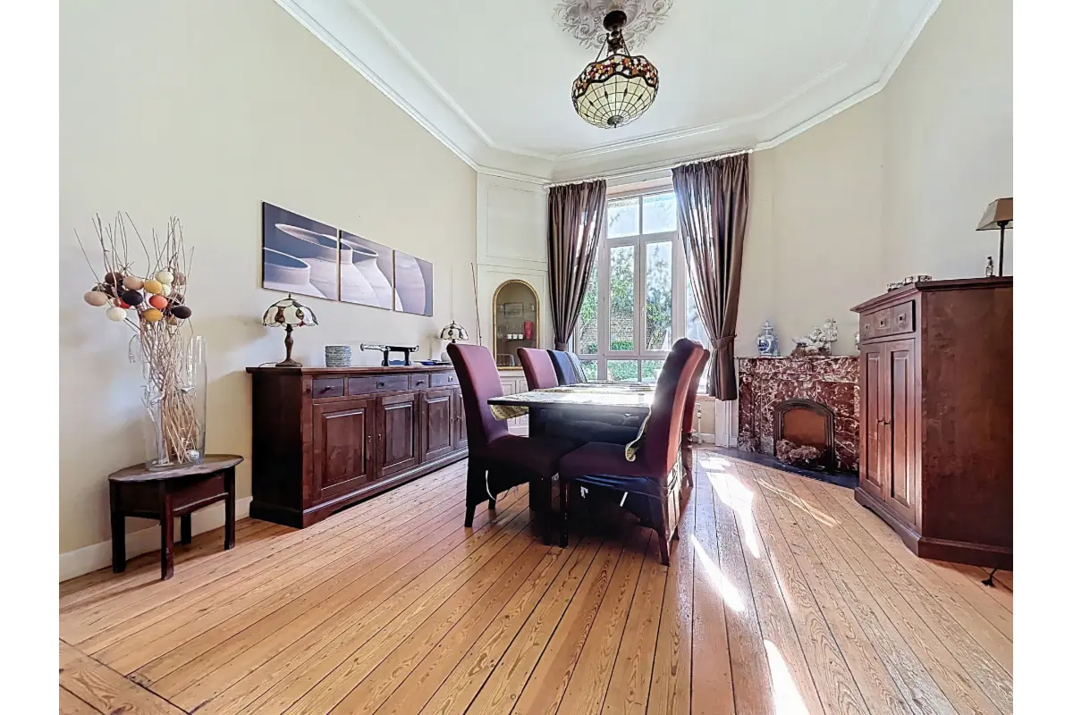 Maison de maître à vendre à Tournai 7500 325000.00€ 5 chambres 253.00m² - annonce 776845