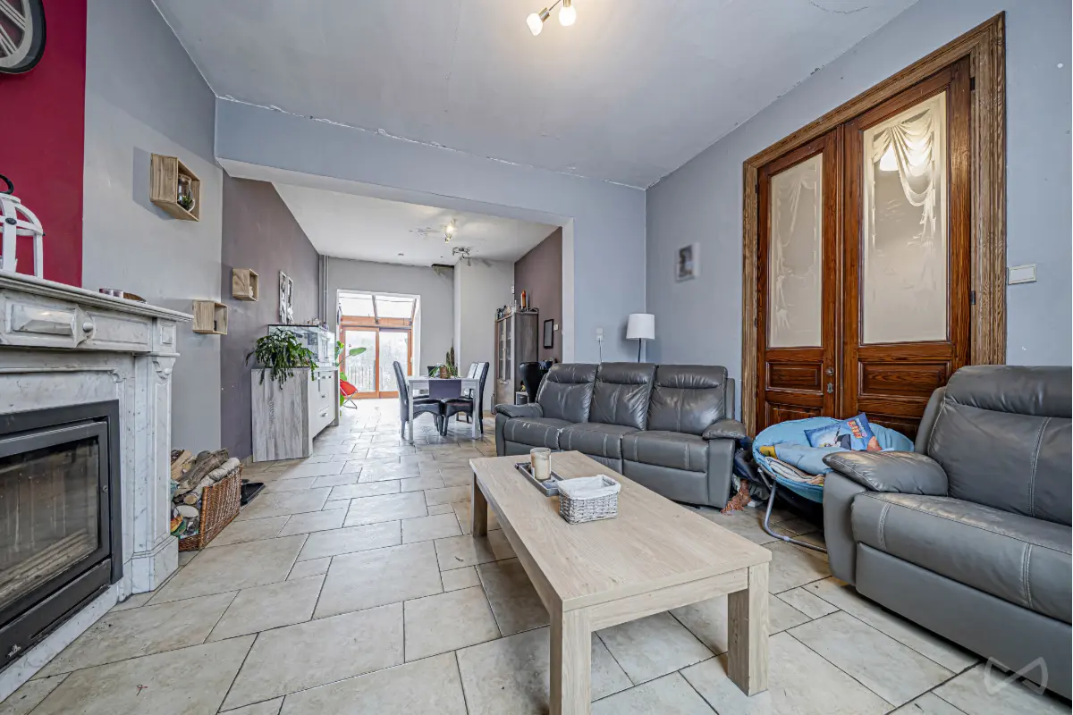 Villa à  à Walcourt 5650 0.00€ 5 chambres 183.00m² - annonce 777298