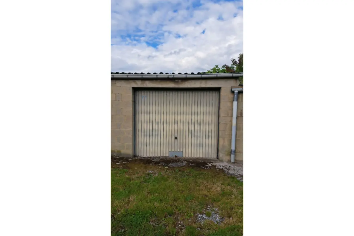 Box à vendre à Châtelet 6200 10000.00€  chambres m² - annonce 776849