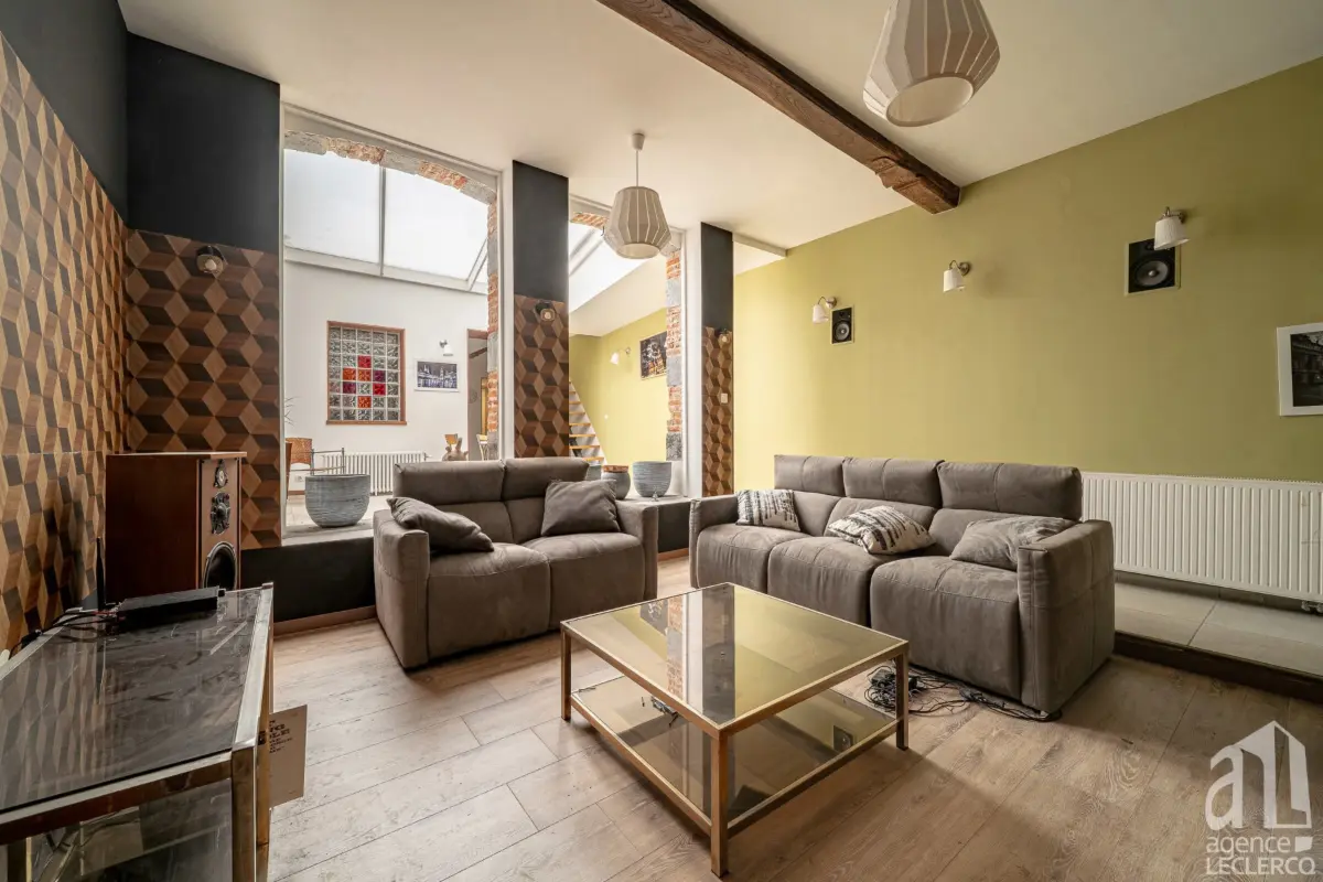 Maison à  à Tournai 7500 575000.00€ 8 chambres 317.00m² - annonce 777595