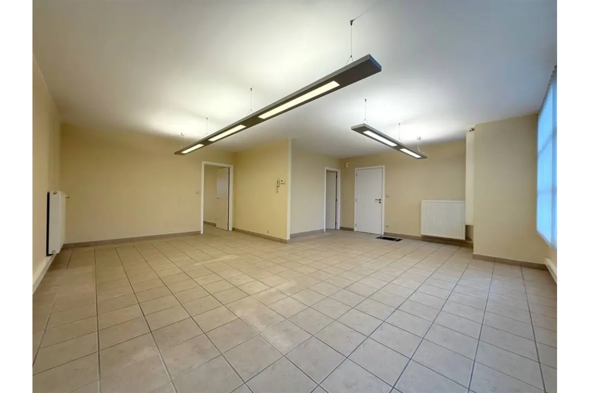 Commerce à vendre à Tournai 7500 135000.00€ 1 chambres 60.50m² - annonce 777209