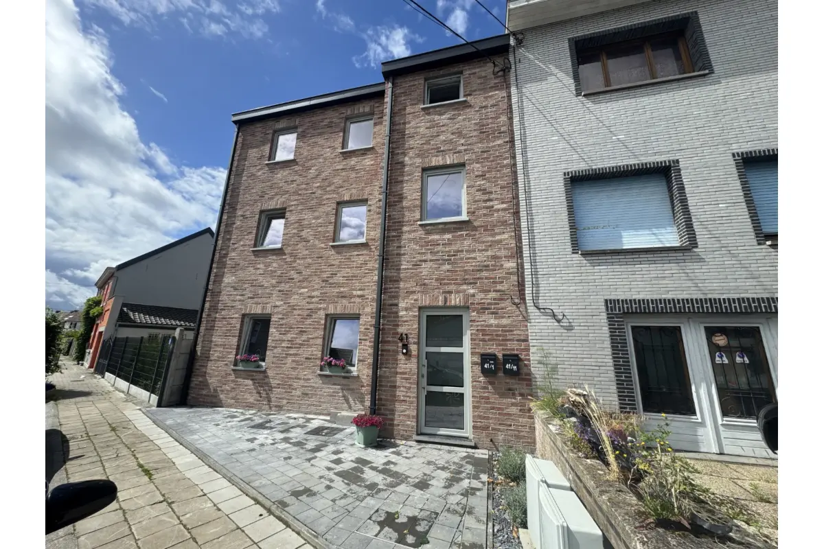 Duplex à  à Ghlin 7011 1100.00€ 3 chambres 150.00m² - annonce 778526