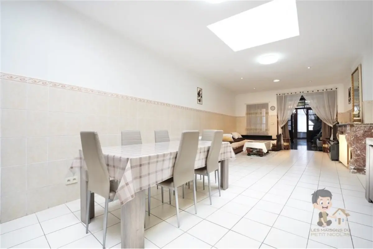 Maison à vendre à La Louvière 7100 299000.00€ 5 chambres 234.00m² - annonce 778606