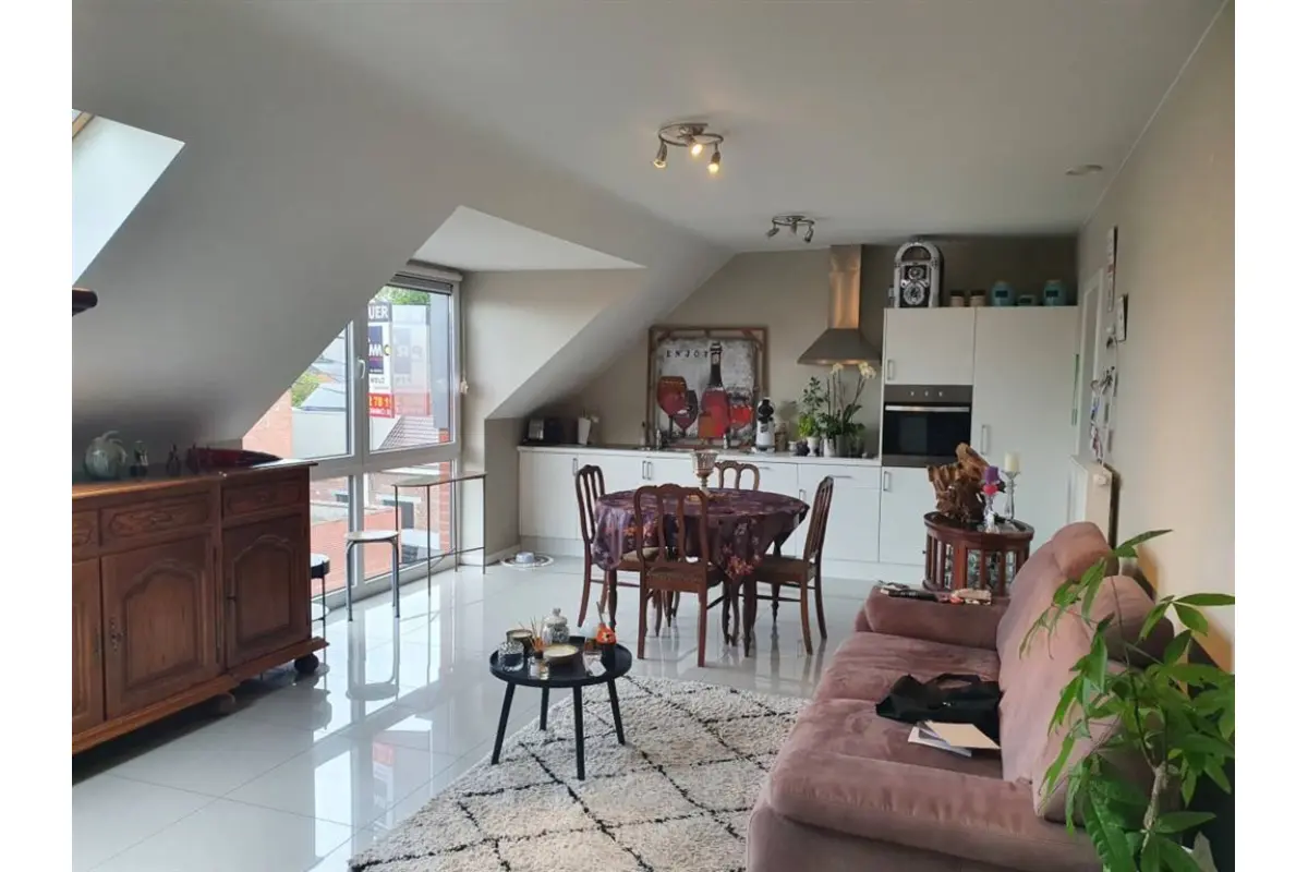 Appartement à louer à Leuze-en-Hainaut 7900 650.00€ 2 chambres 70.00m² - annonce 778339
